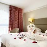 Riviera Hotel