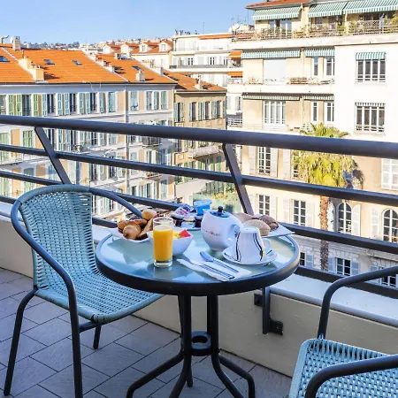 Отель Riviera 4*