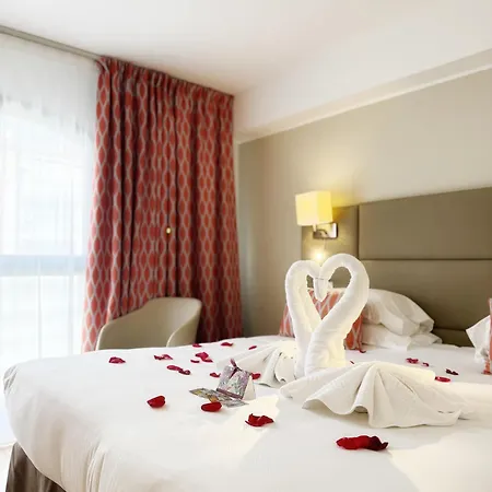 Riviera Hotel