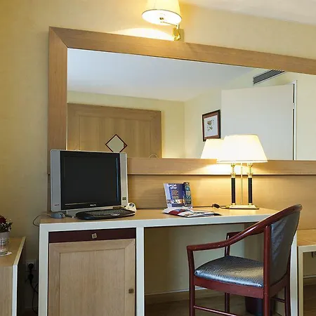 Riviera 4* ניס