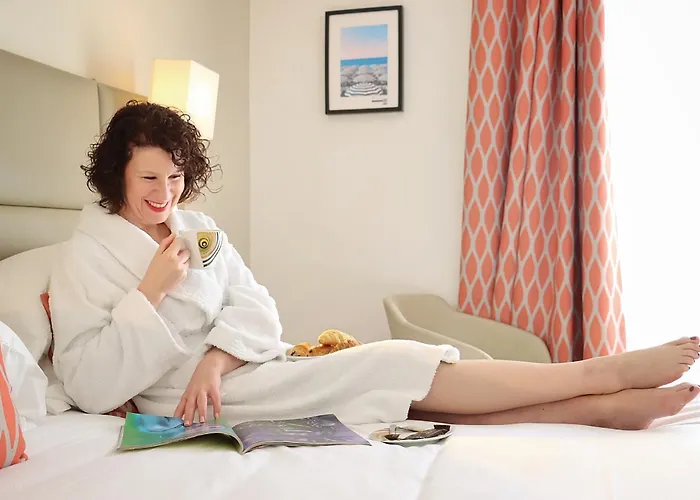 מלון Riviera 4*