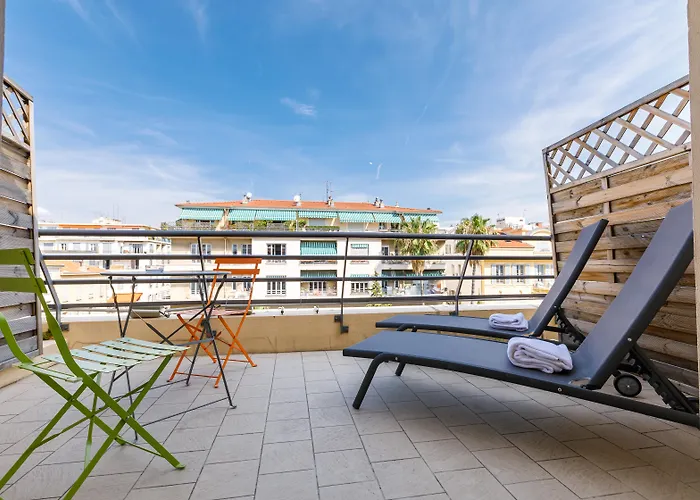 Ξενοδοχείο Riviera 4*