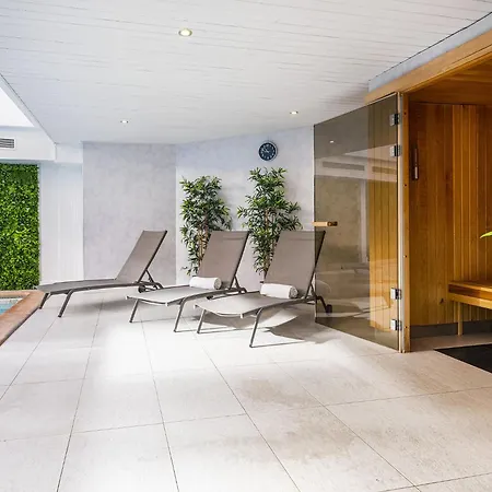 リビエラ ホテル 4*